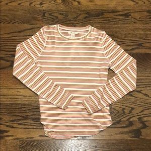 Woman’s  Madewell long sleeve tee w/ stripes.
